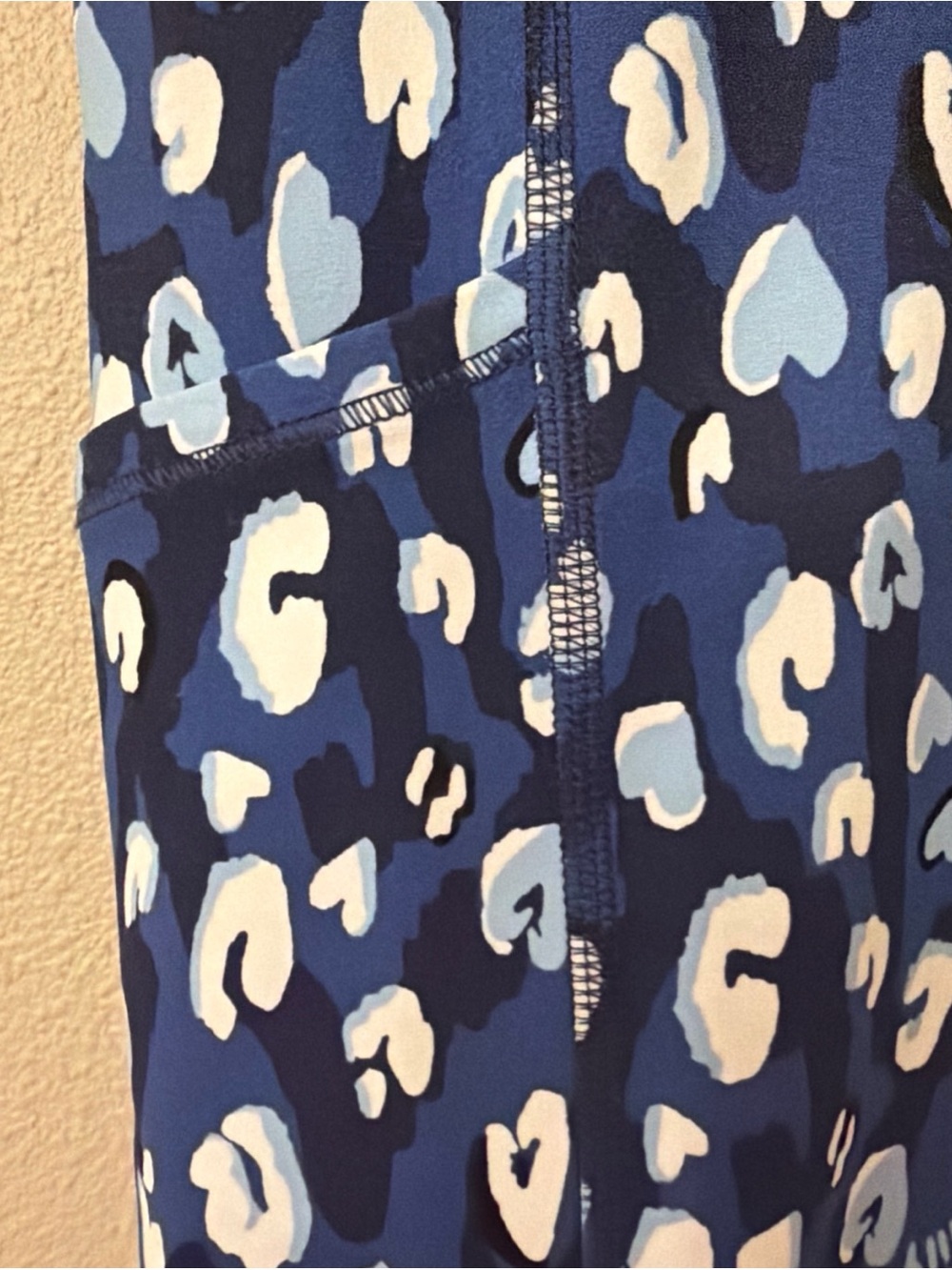 Lilly Pulitzer Weekender High Rise Legging starlight navy you’re an animal med - Picture 4 of 7